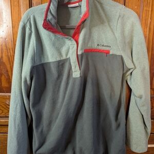 Columbia Two-Tone Green Fleece Pullover with Red Accents